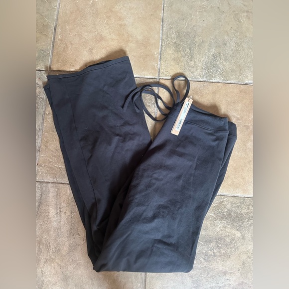 SKIMS COTTON JERSEY STRAIGHT LEG PANT, SIZE SMALL(short girl friendly) - Picture 4 of 6